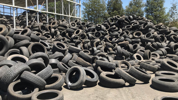 Estudio revela que casi un tercio de los neumáticos vendidos en Chile eluden el sistema de reciclaje